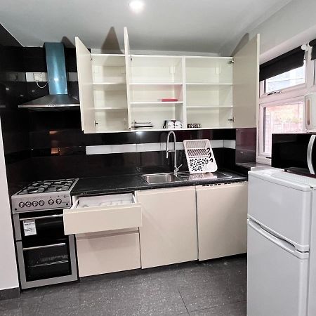 Full Studio Near Heathrow Airport & London Hayes  Exterior foto