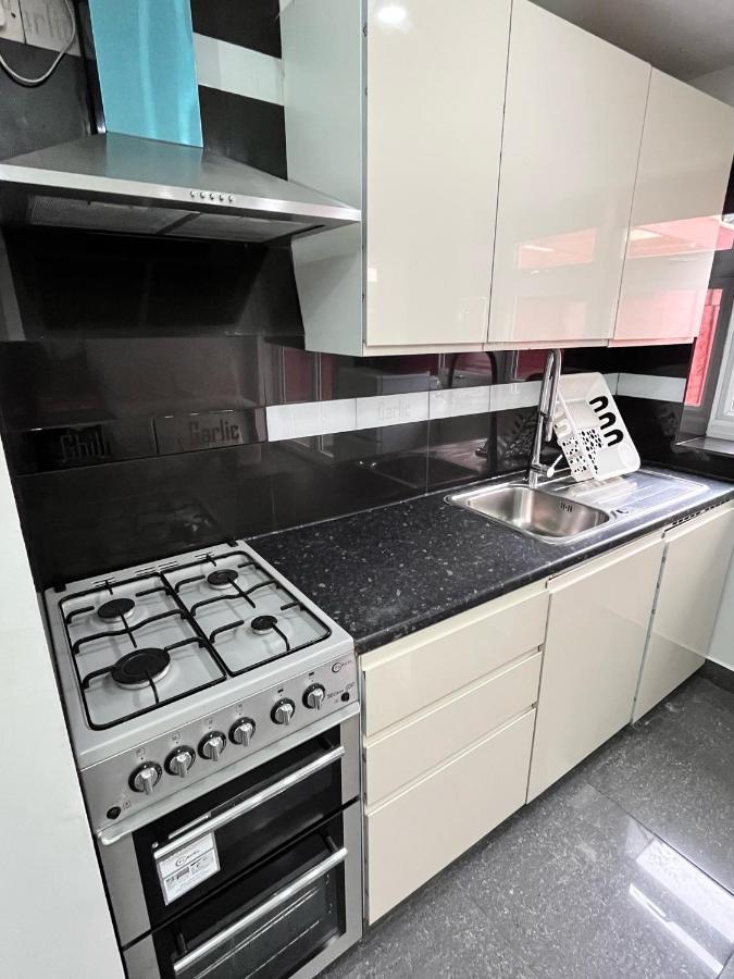 Full Studio Near Heathrow Airport & London Hayes  Exterior foto